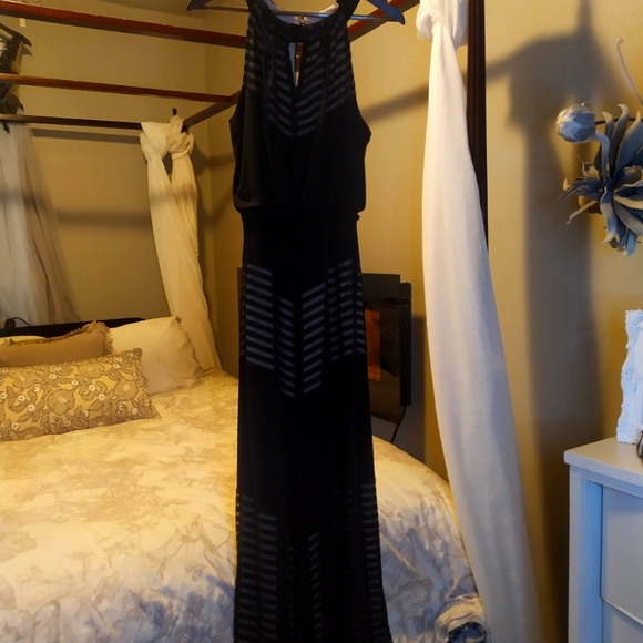 Dress up or down Black Halter Dress Like NEW Size 10 - Picture 1 of 8